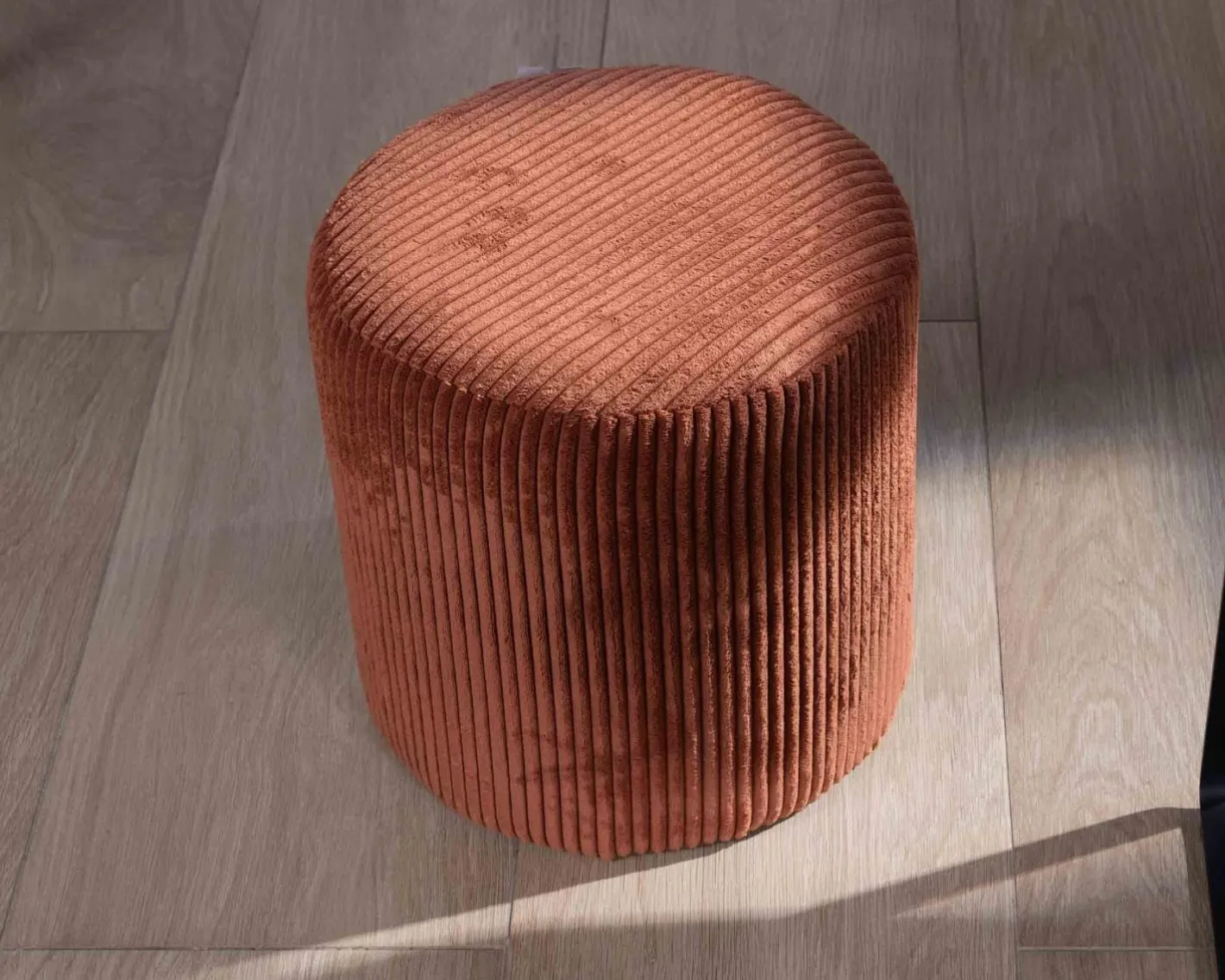 Sale Lot de 2 petits poufs couleur rouille en velours côtelé "Snaw" diamètre 35 cm Décoration