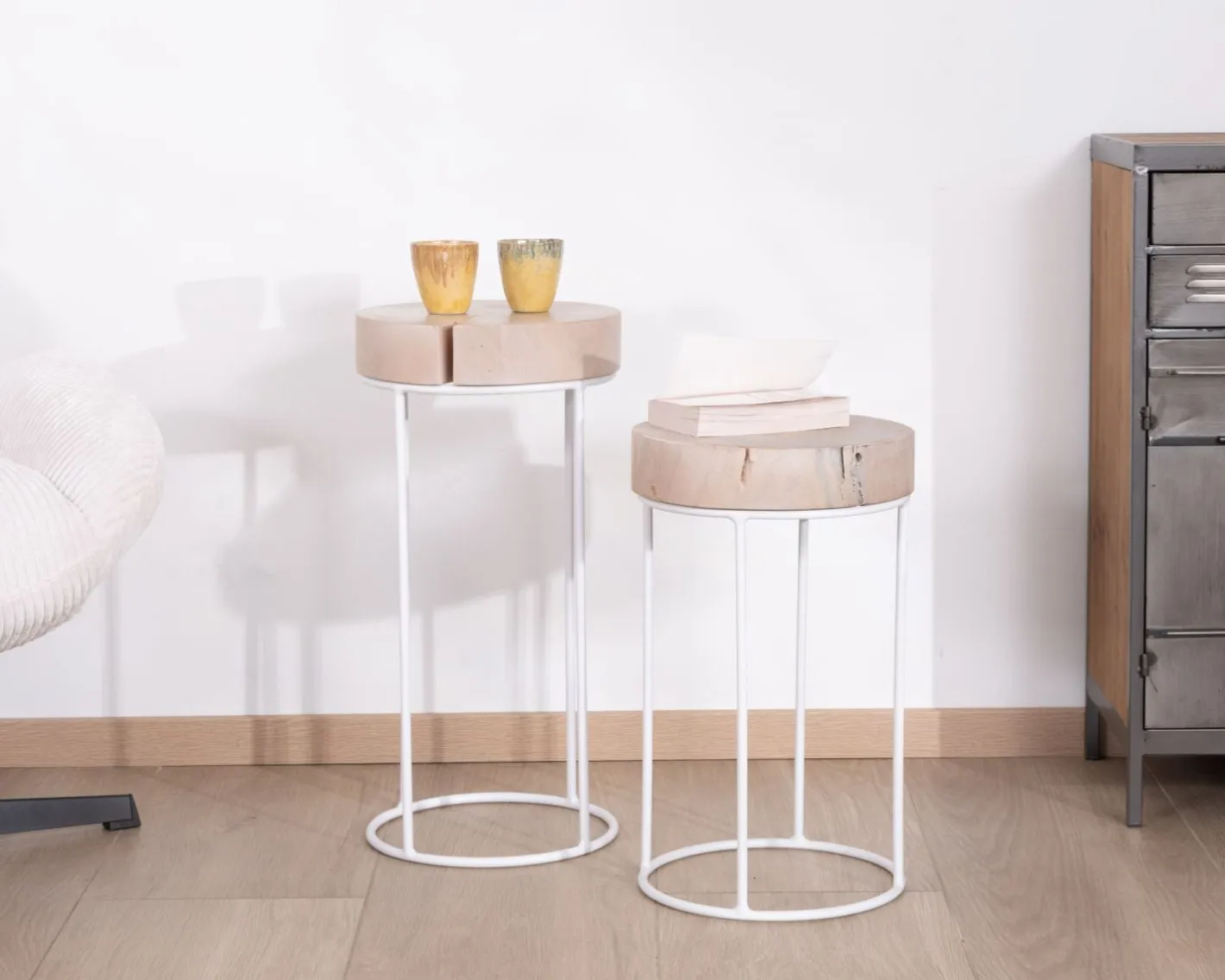 New Lot de 2 tables d'appoint rondes blanchies en bois et métal "Nervure" Table D'Appoint|Sellette