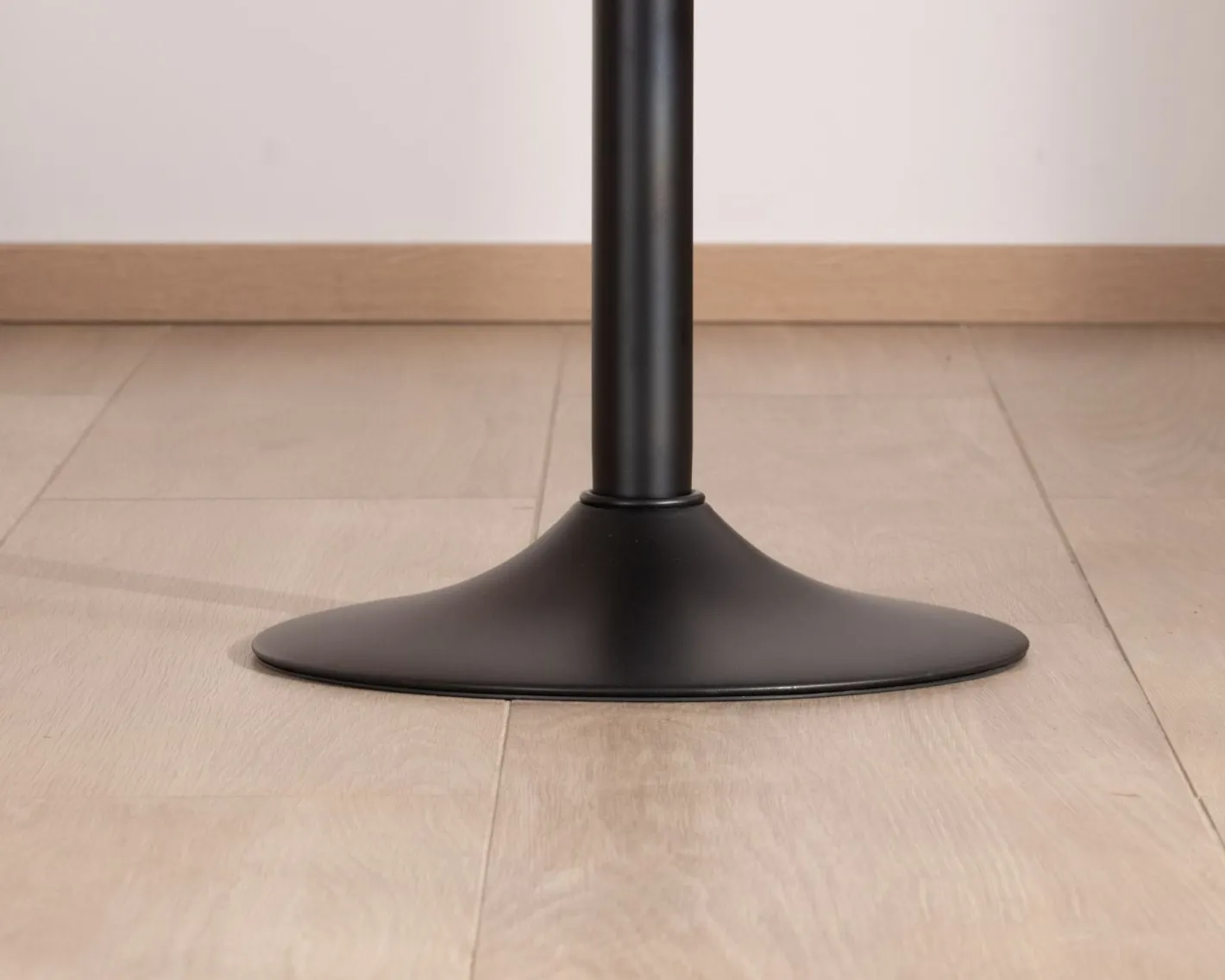 Online Lot de 2 tabourets réglables en hauteur avec assise bois "Juo" en métal noir Tabouret De Bar