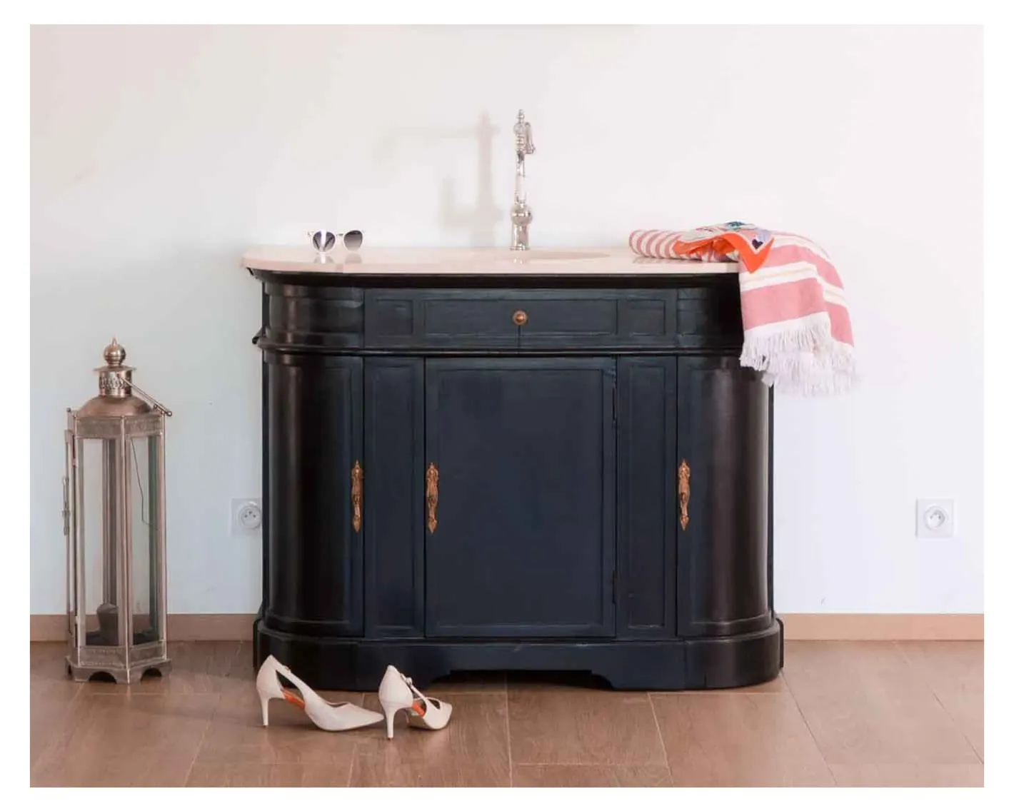 Hot Meuble de salle de bain 1 vasque quartz blanc et bois noir "Églantine" Meuble Sous Vasque