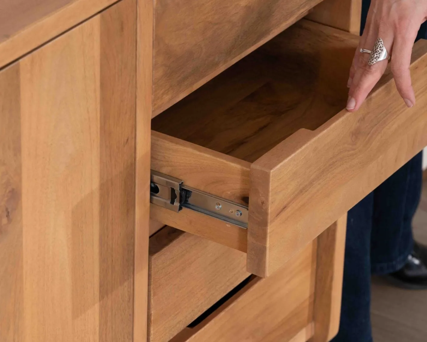 Discount Meuble sous vasque 120 cm avec portes et tiroirs "Kahiko" en manguier teinte chêne clair Meuble Sous Vasque