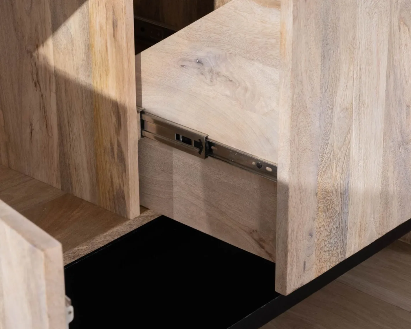 Discount Meuble sous vasque 120 cm en bois naturel et noir "Nani" avec grande niche Meuble Sous Vasque