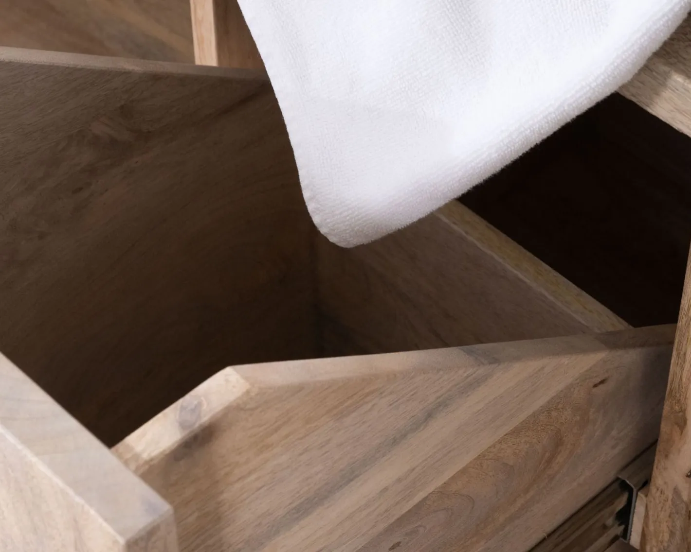 Discount Meuble sous vasque 120 cm en bois naturel et noir "Nani" avec grande niche Meuble Sous Vasque
