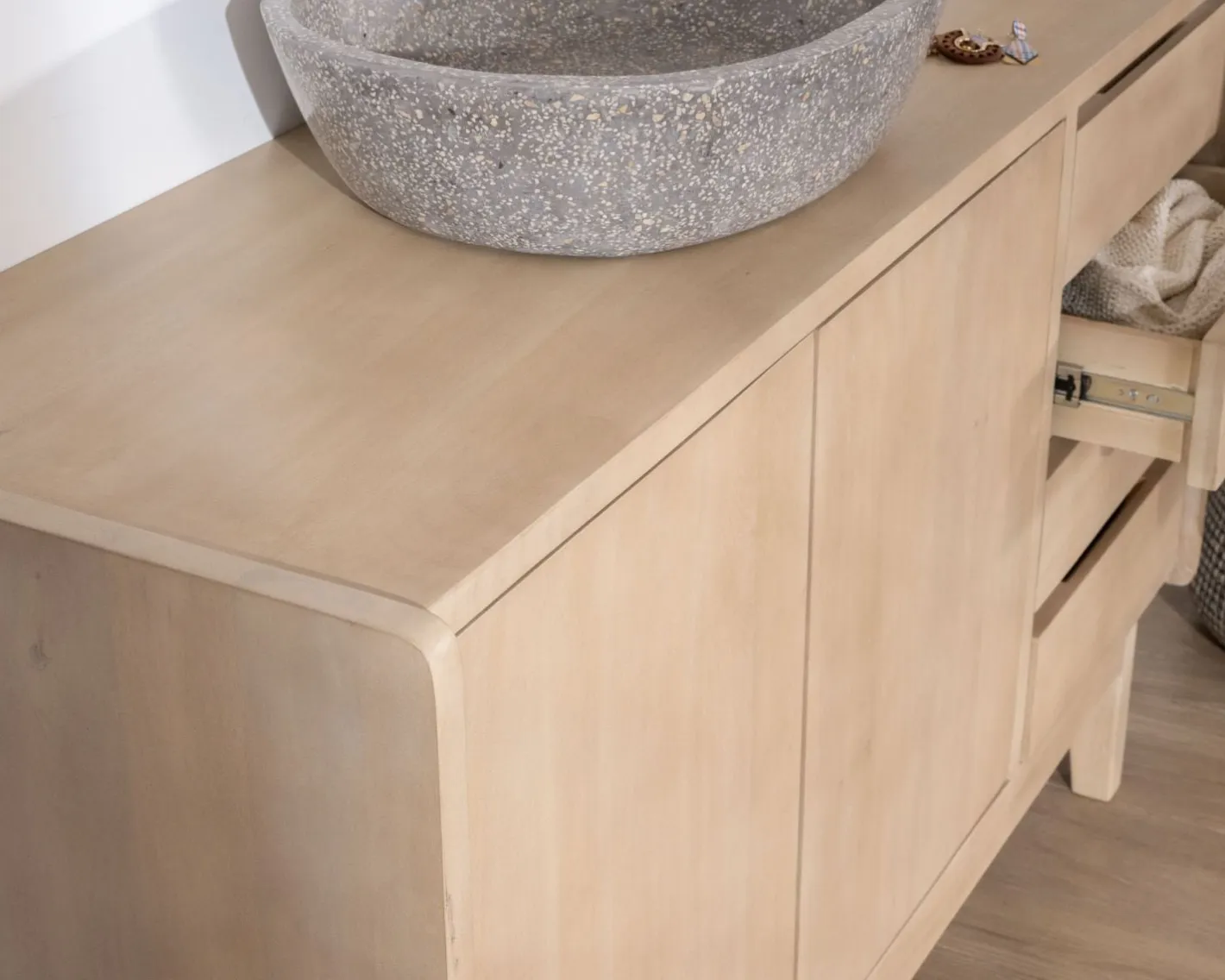 Sale Meuble sous vasque 140 cm en manguier blanchi avec portes et tiroirs "Kahiko" Meuble Sous Vasque