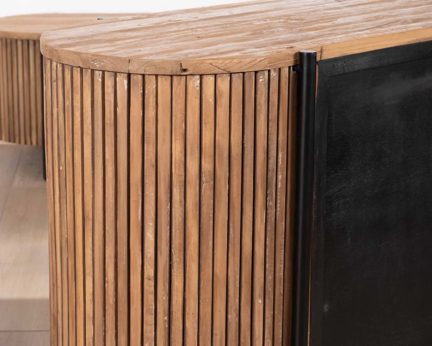 Hot Meuble télé arrondi et façades cannelées en teck recyclé "Troms" 160 cm Meuble Télé