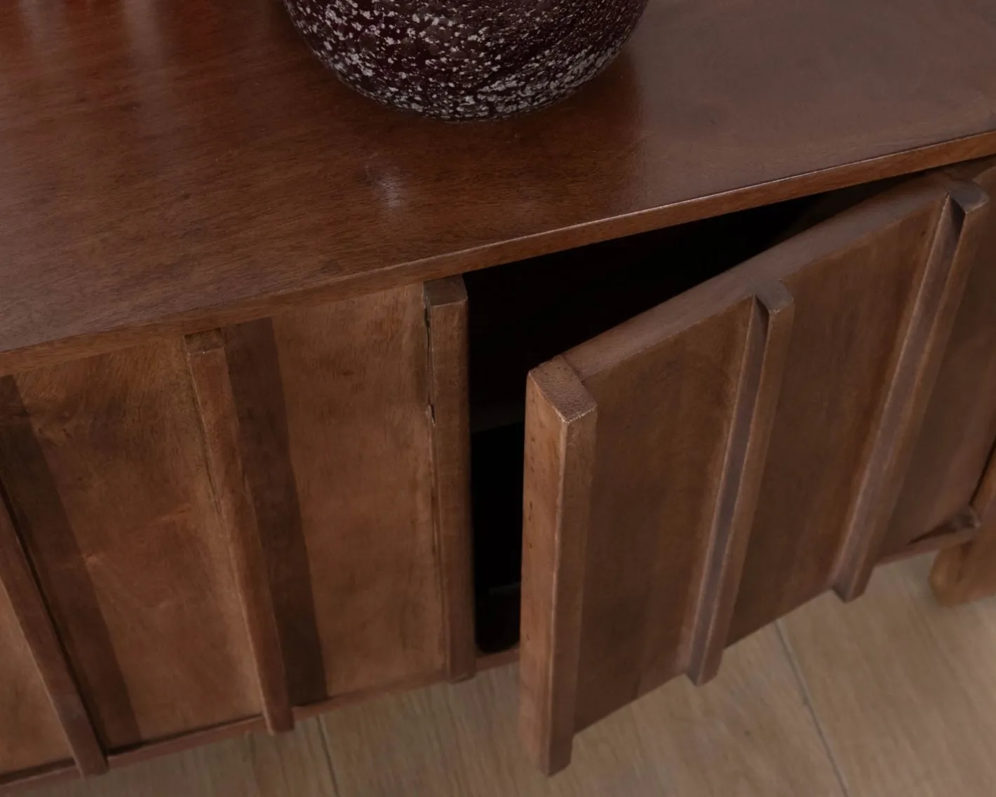 Clearance Meuble TV bas esprit zen en manguier massif teinte noyer 180 cm « Sicora » Meuble Télé
