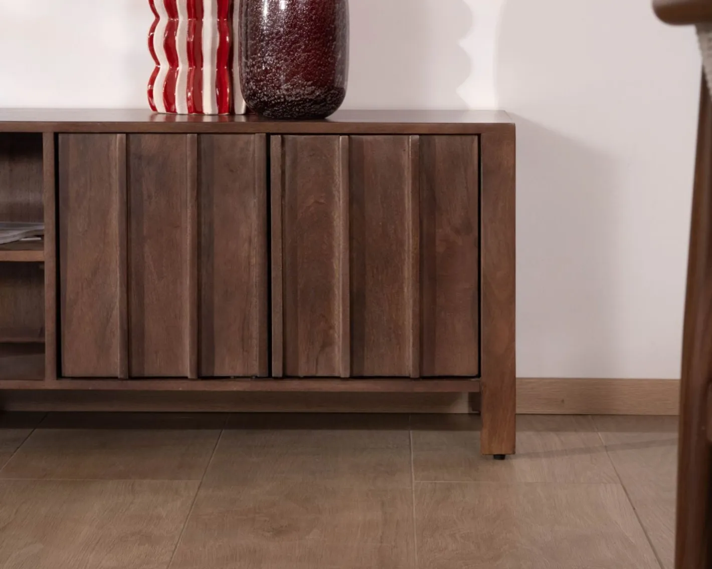 Clearance Meuble TV bas esprit zen en manguier massif teinte noyer 180 cm « Sicora » Meuble Télé
