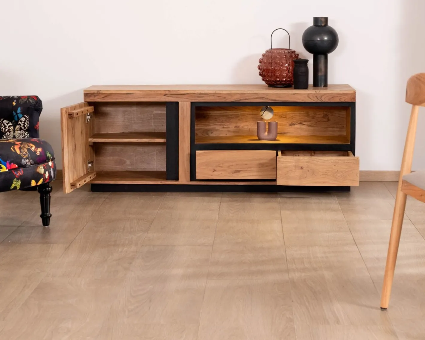 Discount Meuble TV 145 cm contemporain en acacia avec liserés noirs "Lumino" niche éclairage LED Meuble Télé