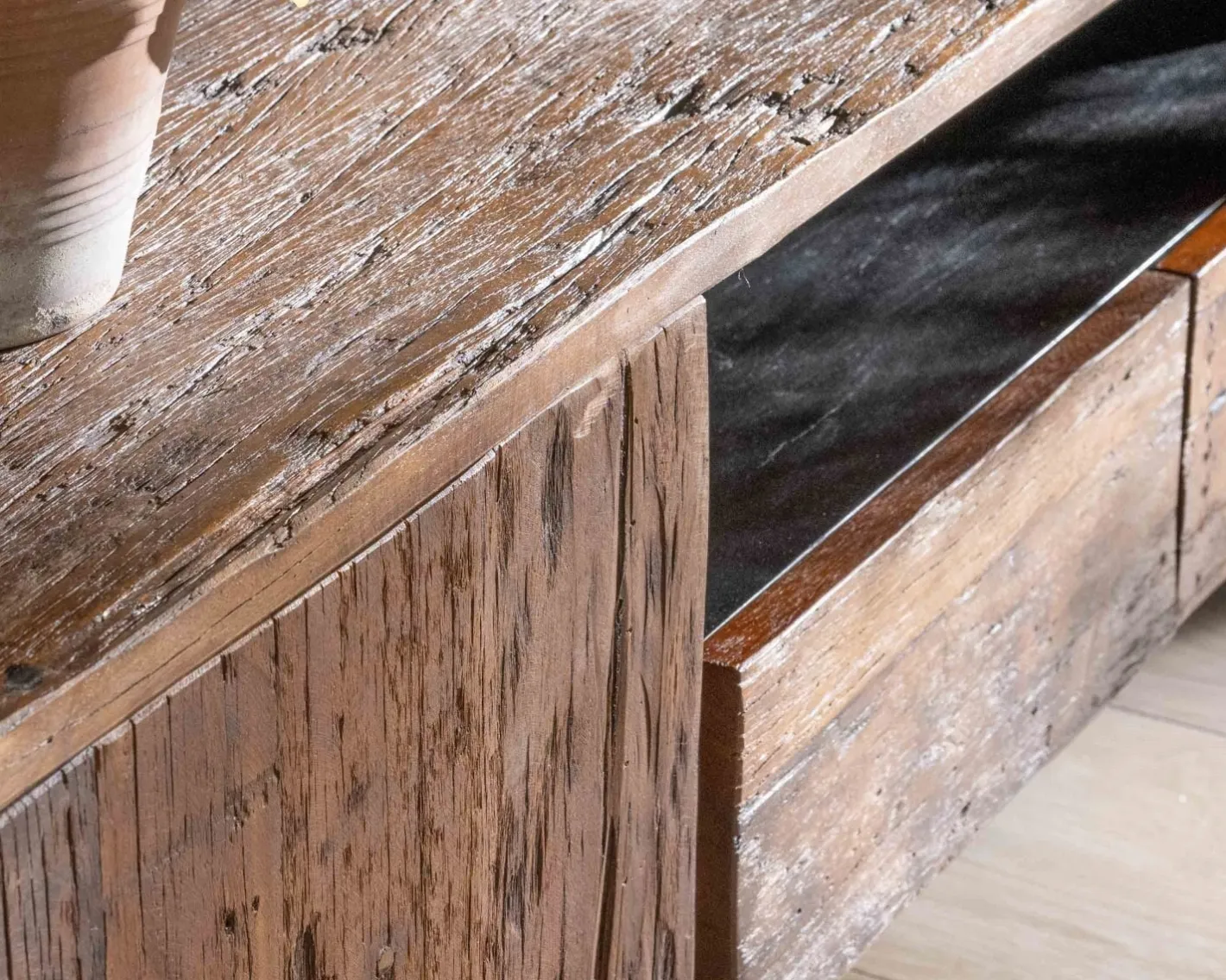 Sale Meuble TV industriel 175 cm acacia et métal noir "Cachou Chic" Meuble Télé