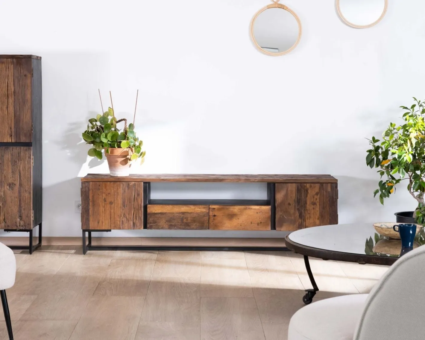 Sale Meuble TV industriel 175 cm acacia et métal noir "Cachou Chic" Meuble Télé