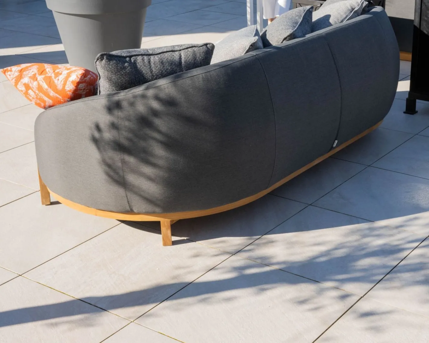 Hot Méridienne d'extérieur design enveloppant "Armando" gris foncé avec coussins coordonnés Canapé De Jardin|Bain De Soleil