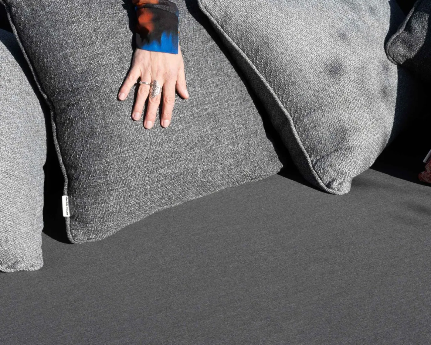Hot Méridienne d'extérieur design enveloppant "Armando" gris foncé avec coussins coordonnés Canapé De Jardin|Bain De Soleil