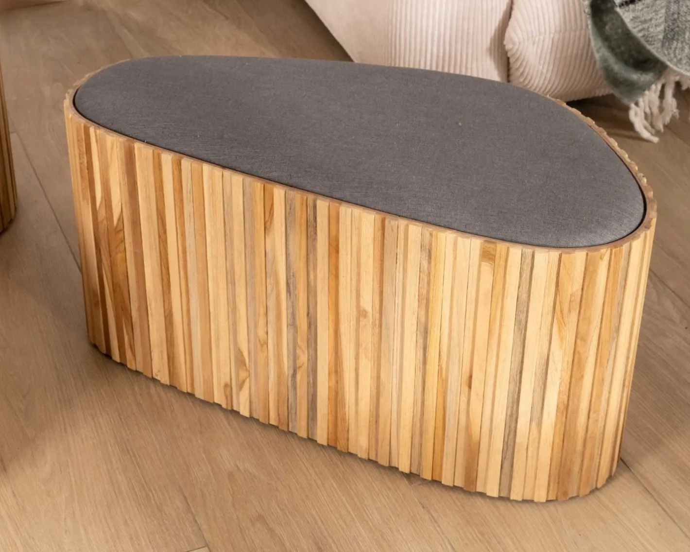 New Petite banquette en bois de teck recyclé et tissu gris "Foster" Banc