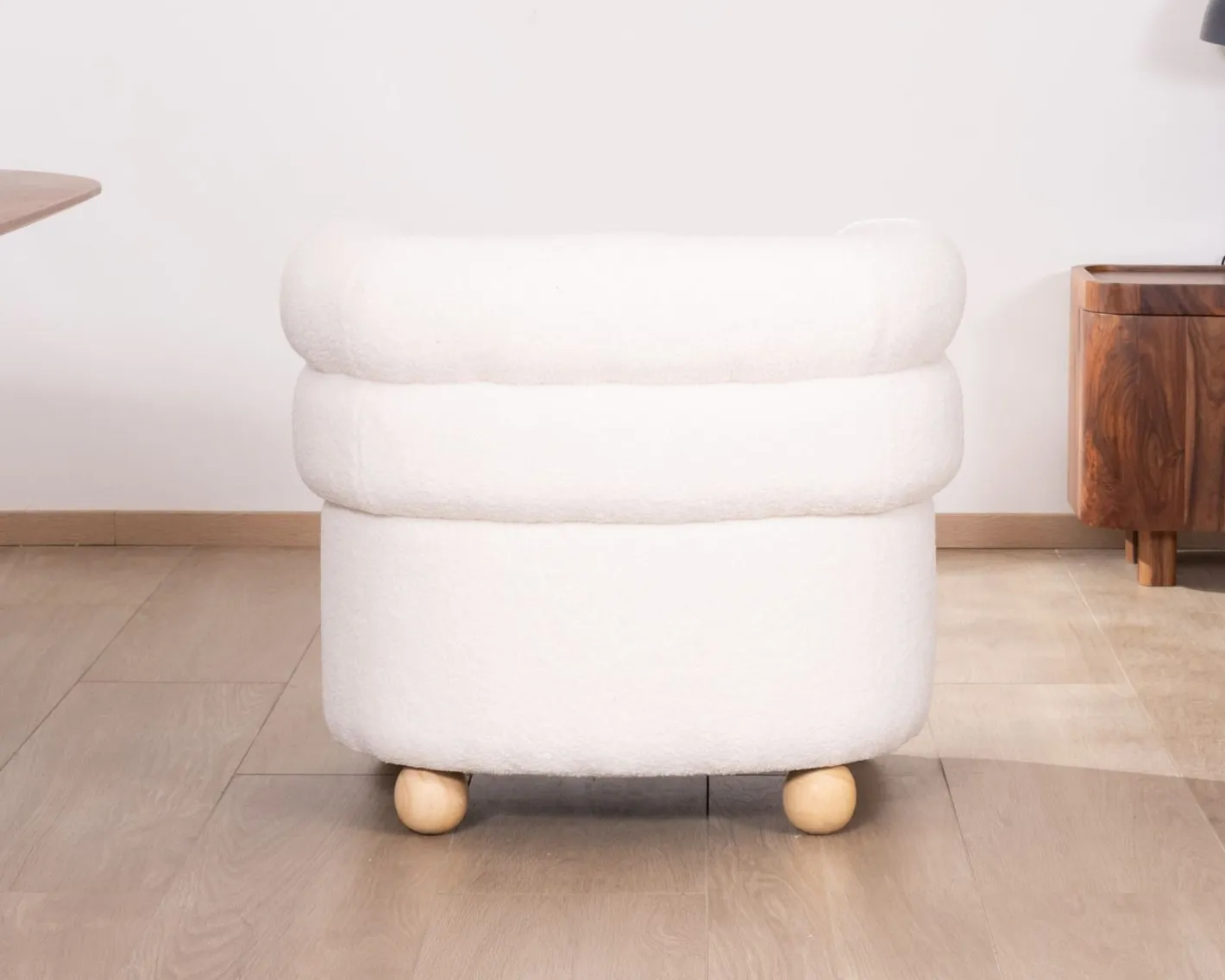 Online Petite chauffeuse en tissu bouclette blanc design 70's "Wala" Fauteuil