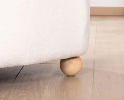 Online Petite chauffeuse en tissu bouclette blanc design 70's