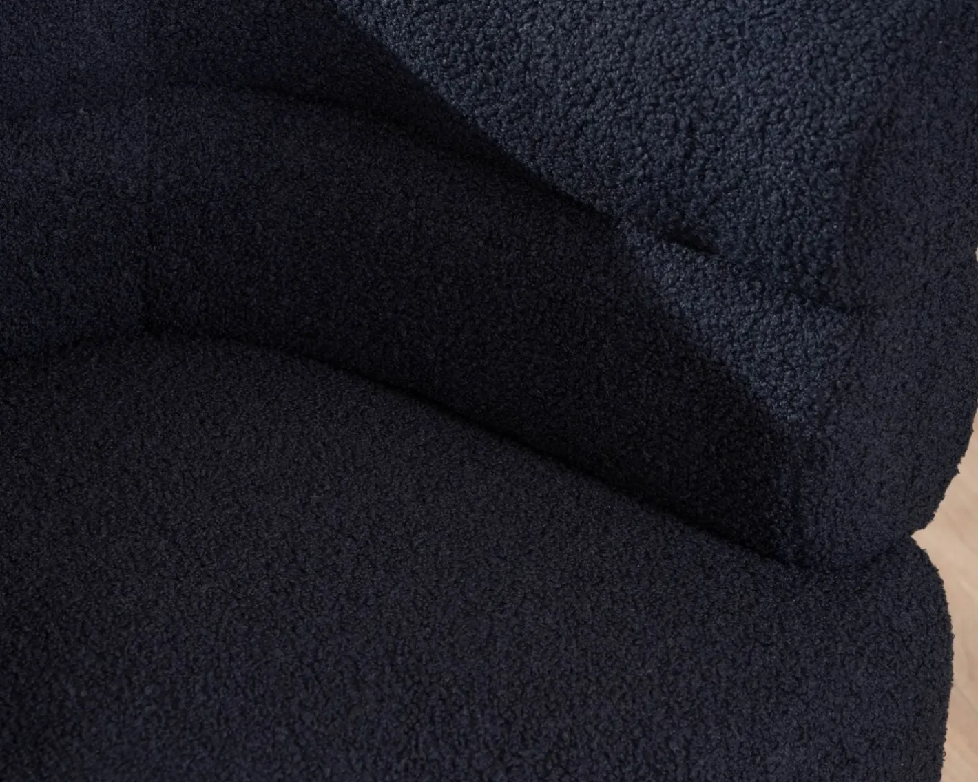 Petite chauffeuse enveloppante en tissu bleu foncé "Wala" Fauteuil