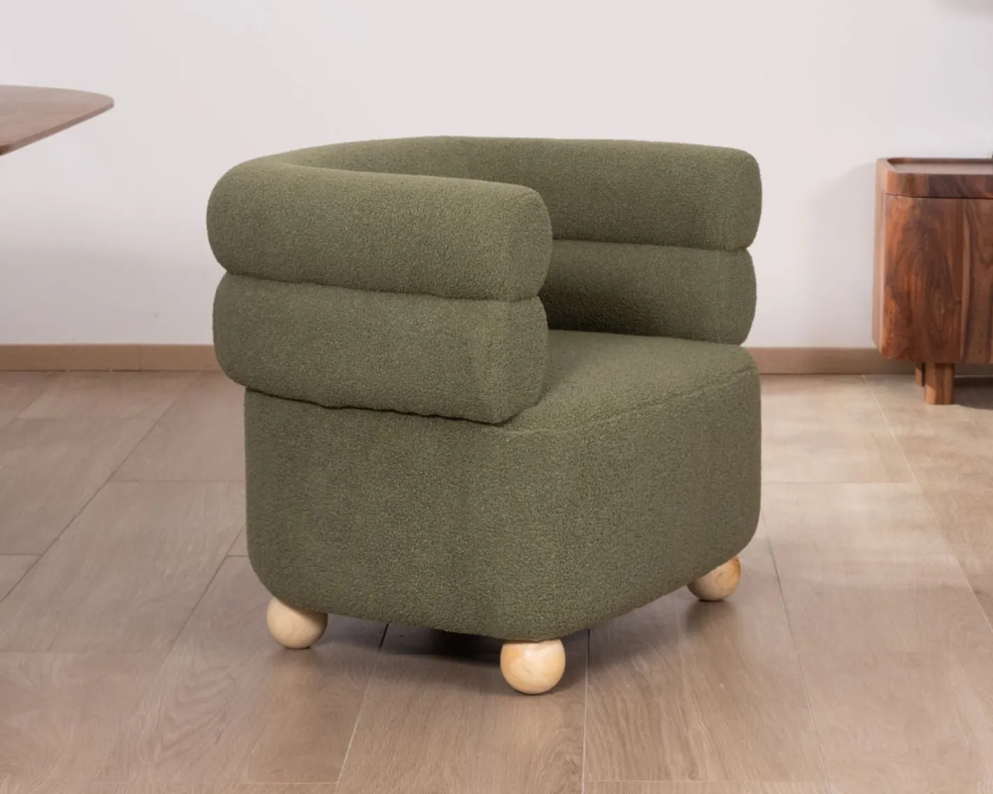 Clearance Petite chauffeuse style retro "Wala" en tissu vert kaki Fauteuil
