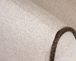 Outlet Petit fauteuil lounge en tissu bouclette blanc cassé