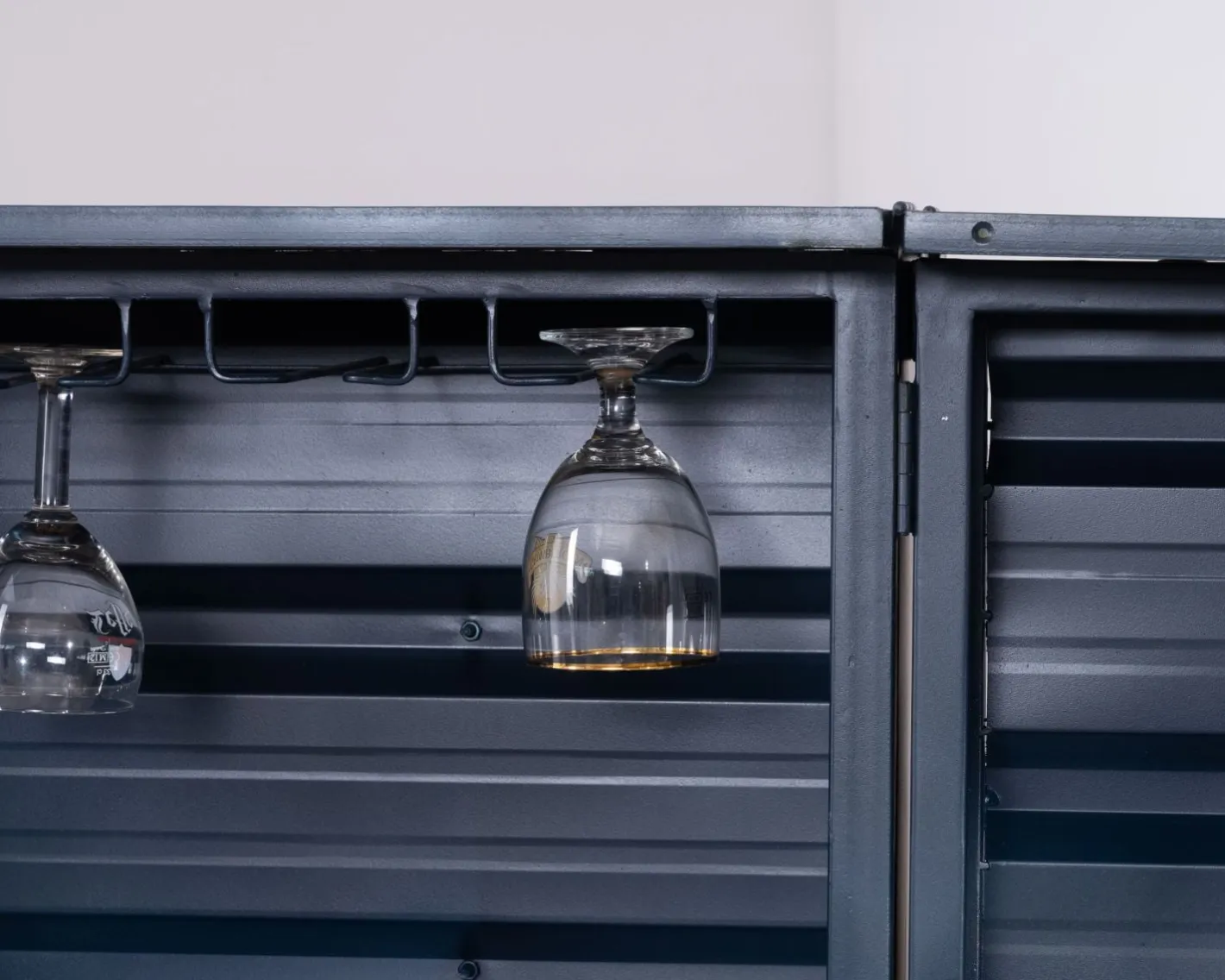 Hot Petit meuble de bar modulable esprit conteneur "Crazy" Meuble De Bar