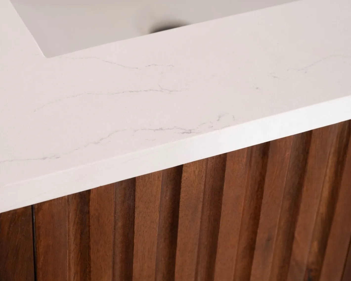 Sale Petit meuble sous vasque en manguier foncé "Malova" 60 cm esprit rétro chic Meuble Sous Vasque