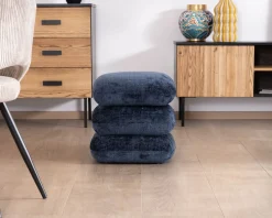Hot Pouf moderne pivotant « Flow » en tissu tramé bleu nuit finition satinée forme organique Décoration