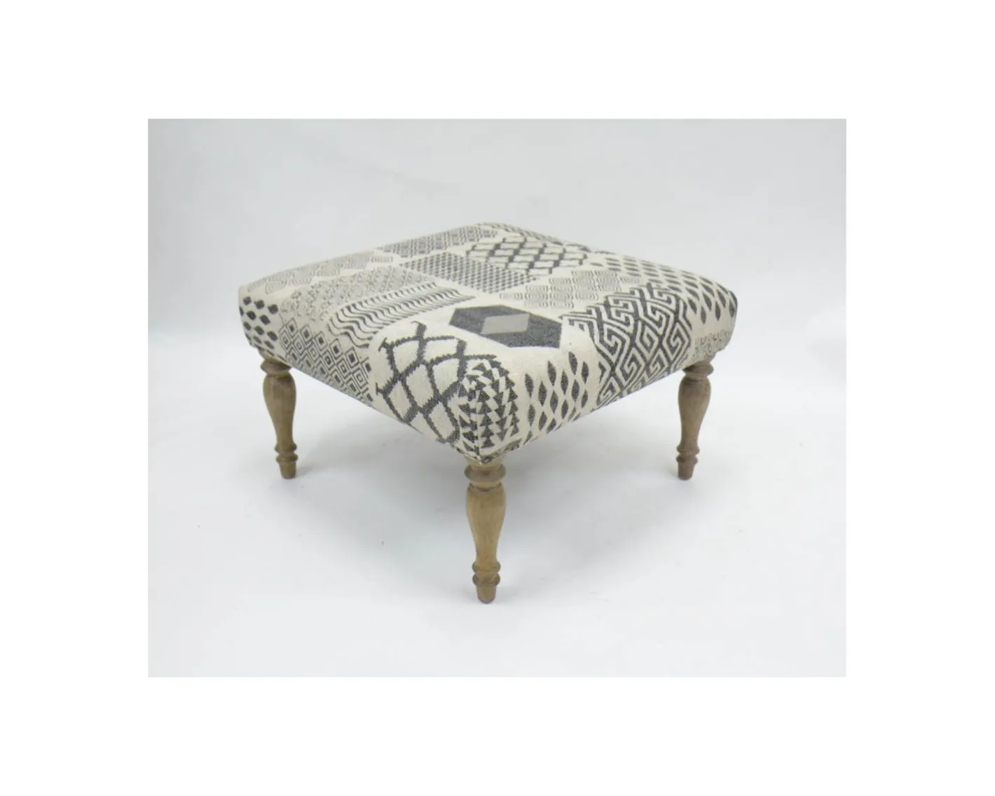 Outlet Repose-pieds gris motif patchwork et pieds en bois naturel "Sofia" Fauteuil Bergère