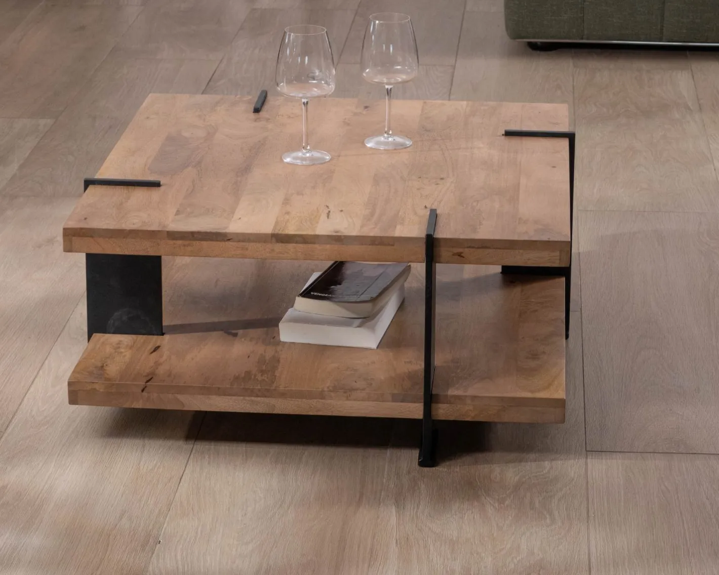 Sale Table basse design avec double plateau carré en bois et pieds métal "Marla" Table Basse Carrée