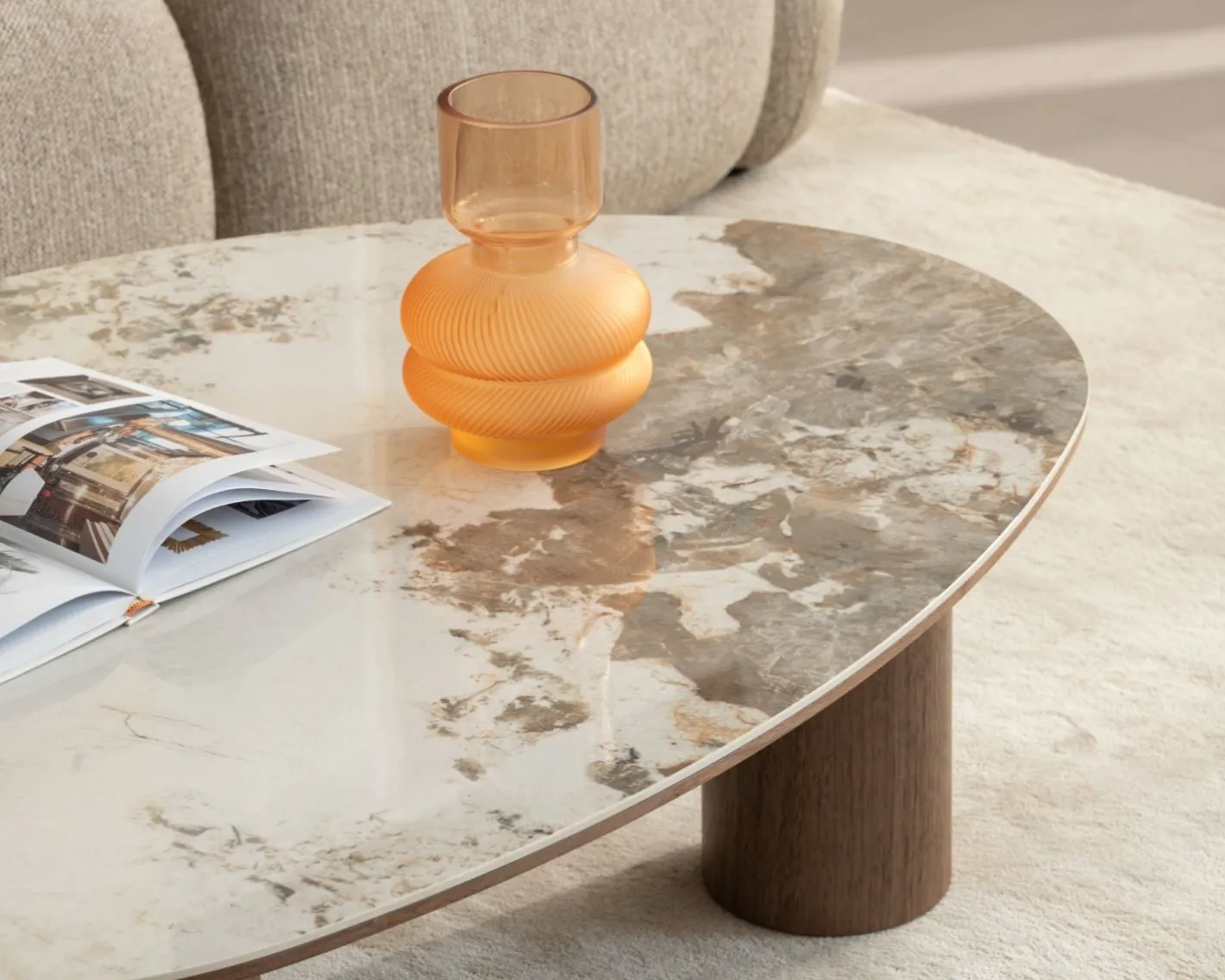 Sale Table basse design forme organique "Oria" plateau céramique et pieds cylindres teinte noyer Table Basse Ovale Ou Ronde