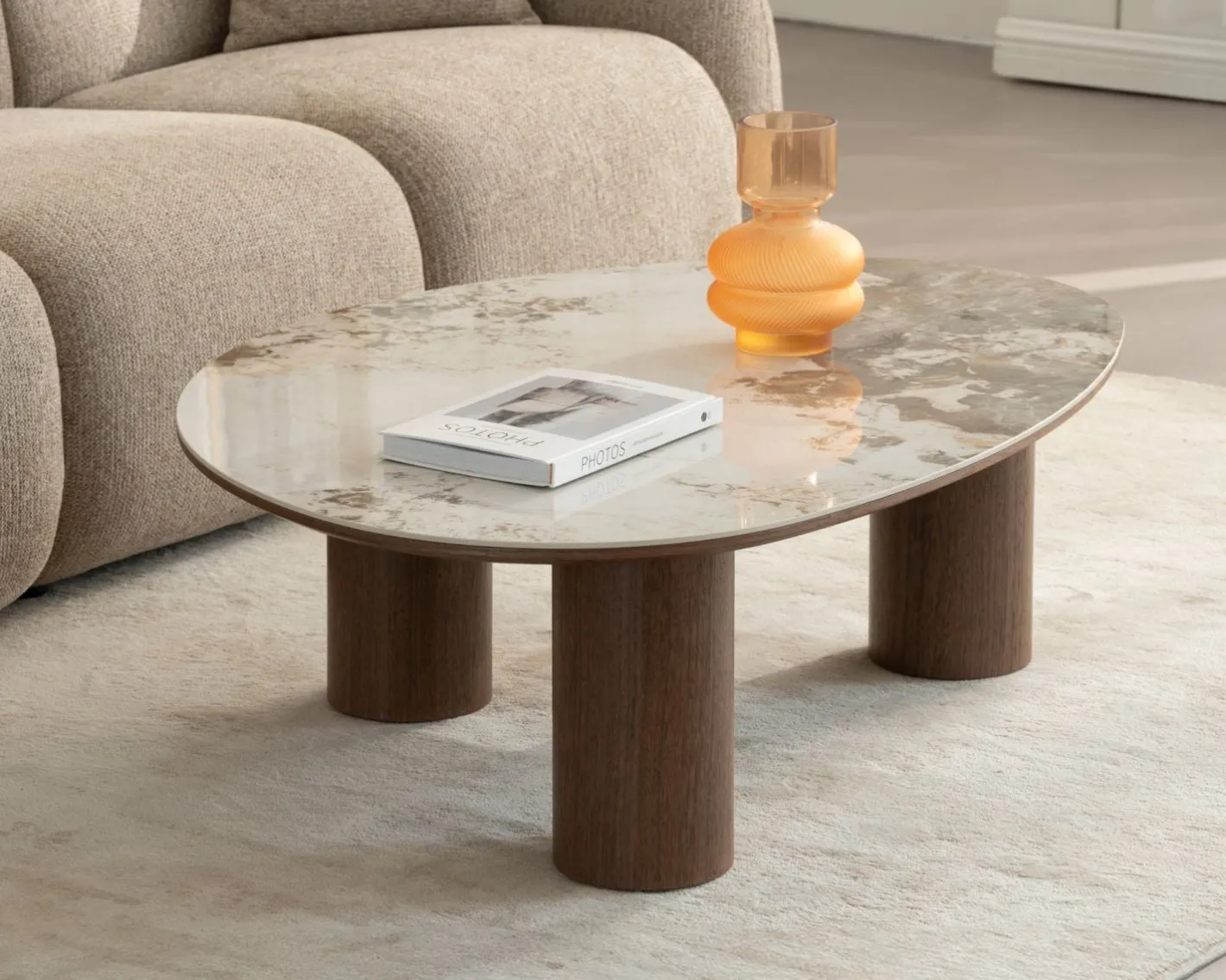 Sale Table basse design forme organique "Oria" plateau céramique et pieds cylindres teinte noyer Table Basse Ovale Ou Ronde
