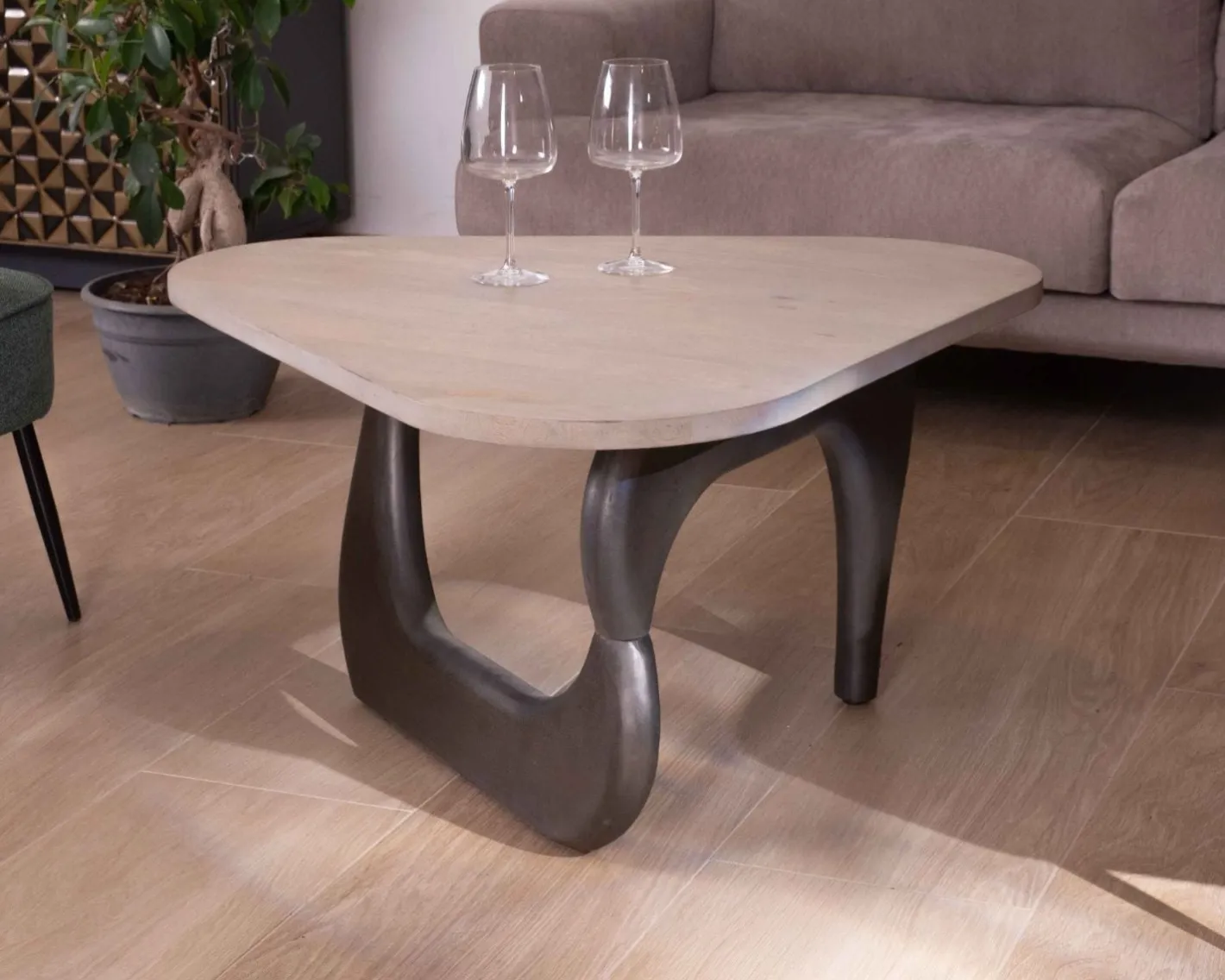 Outlet Table basse en manguier massif plateau triangulaire "Pop Vintage" Table Basse Ovale Ou Ronde