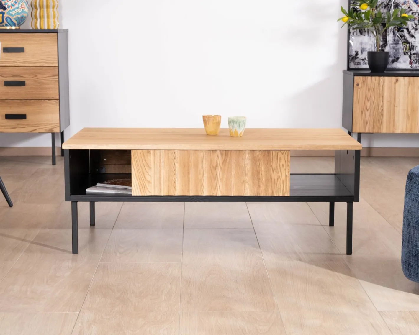 Online Table basse esprit newtro en bois massif naturel et noir "Sydney" avec portes coulissantes Table Basse Rectangulaire