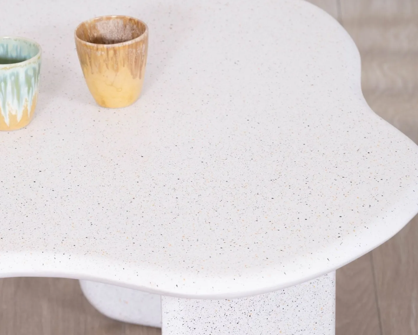 Online Table basse forme organique aspect terrazzo "Naura" Table Basse Rectangulaire