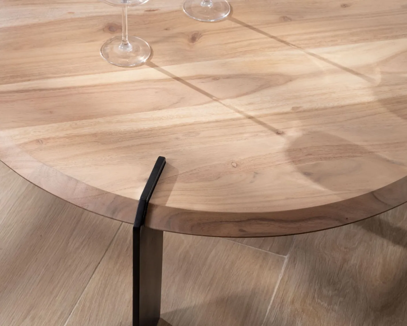Outlet Table basse ronde design en acacia et 3 pieds métal noir "Shelley" Table D'Appoint|Table Basse Ovale Ou Ronde