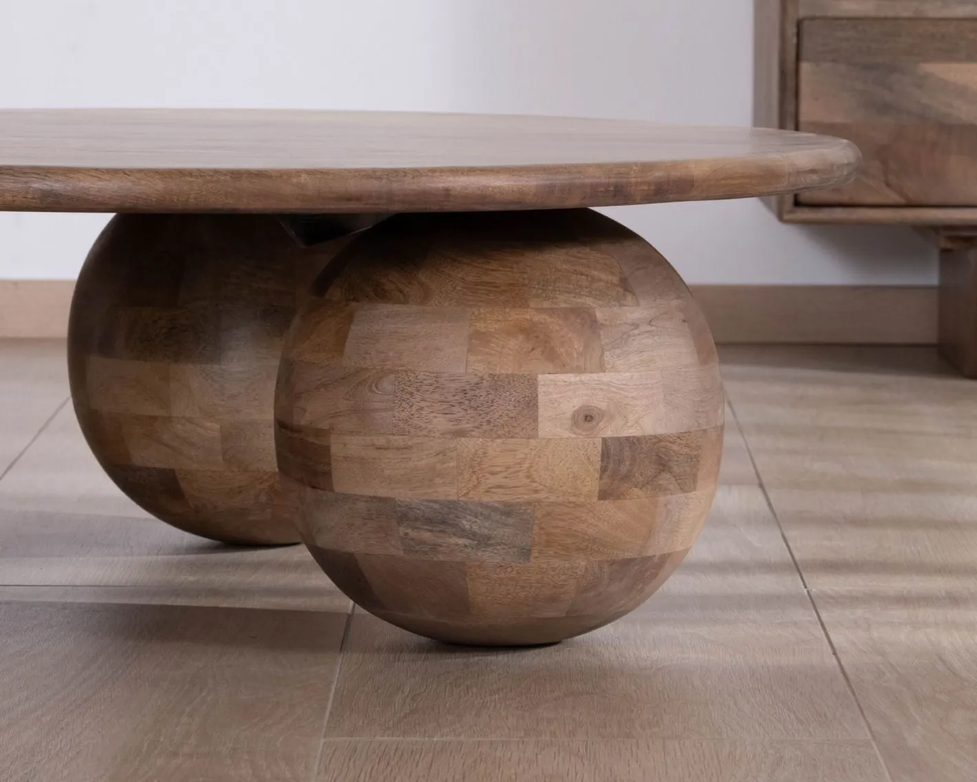 Discount Table basse ronde design épuré et organique en manguier massif "Oxyma" Table Basse Ovale Ou Ronde