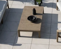 New Table basse spécial extérieur design épuré en teck finition naturelle sablée