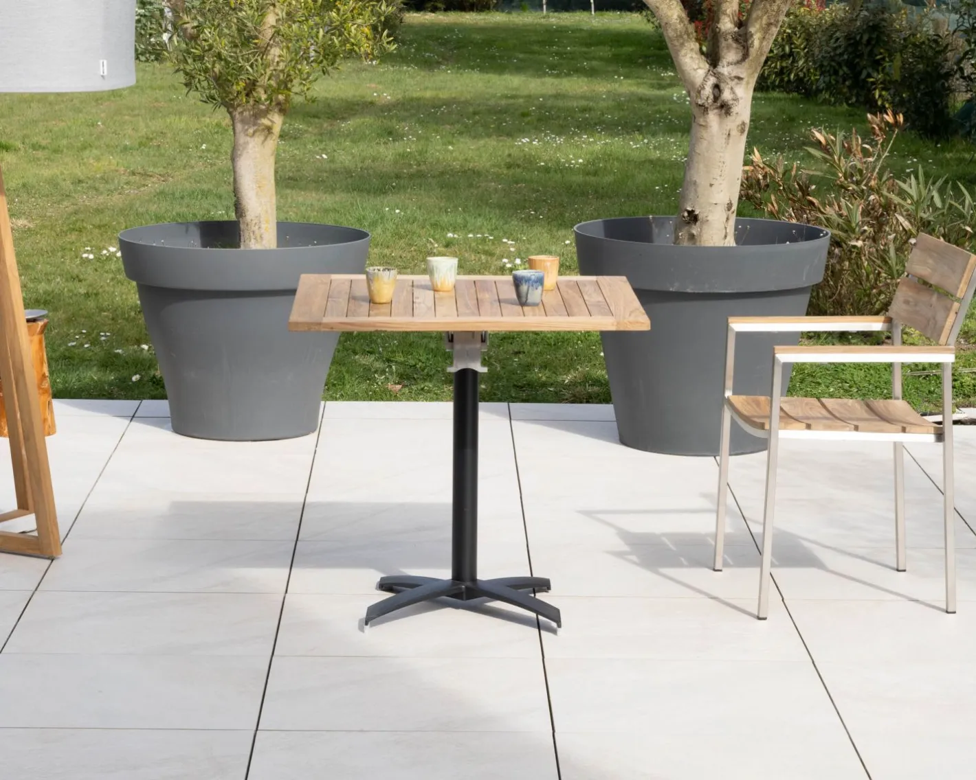 Sale Table bistrot 80x80 cm en teck et pied central aluminium "Ozone" plateau rabattable Table À Manger Carrée