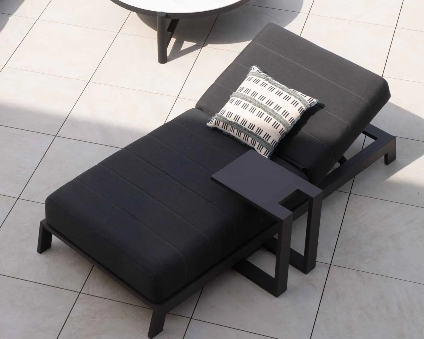 Sale Table d'appoint design en aluminium gris anthracite "Lazy Beach" Table Basse Rectangulaire
