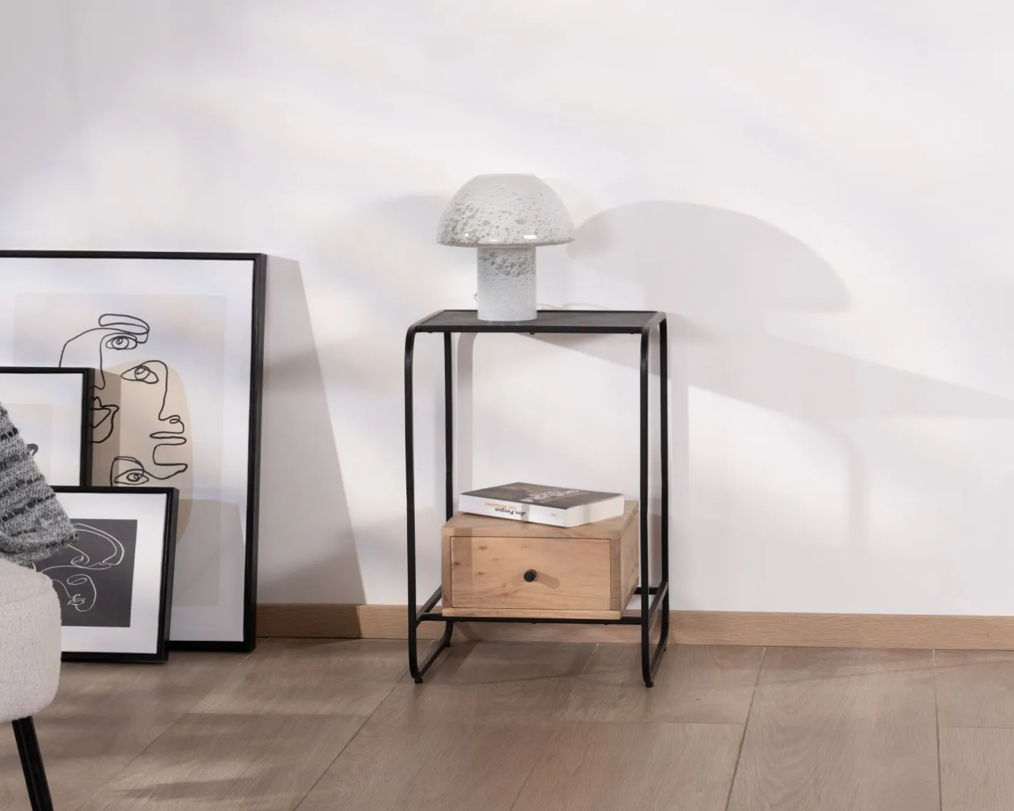 Outlet Table de chevet design en métal et bois avec plateau en placage pierre "Pikto" Bout De Canapé|Table D'Appoint
