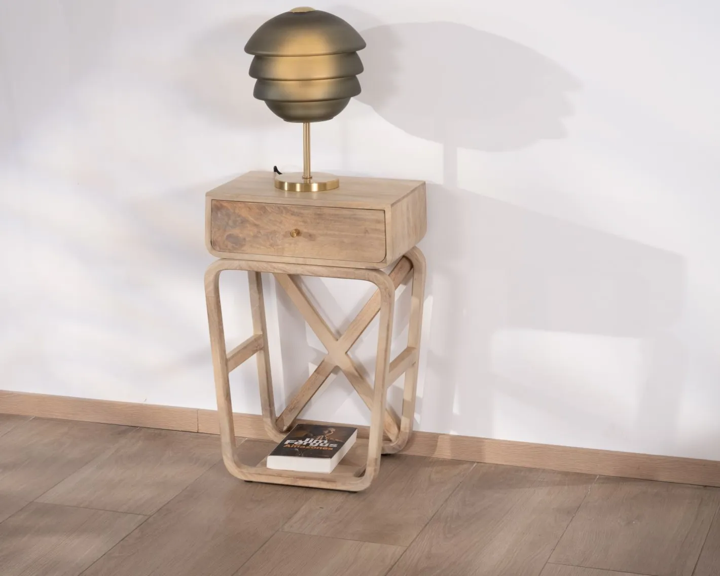 Online Table de chevet style épuré et rétro en manguier "Loopie" Bout De Canapé