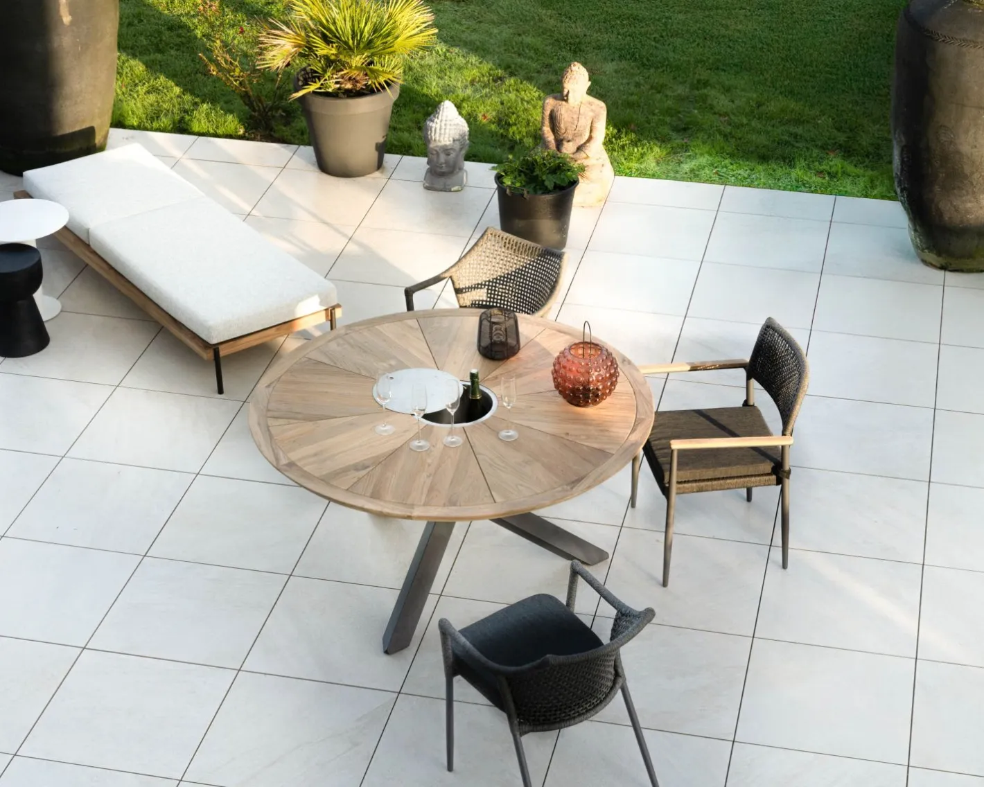 Hot Table de jardin haut de gamme "Hélios" avec plateau rosace et seau à glace intégré Table À Manger Ronde Ou Ovale