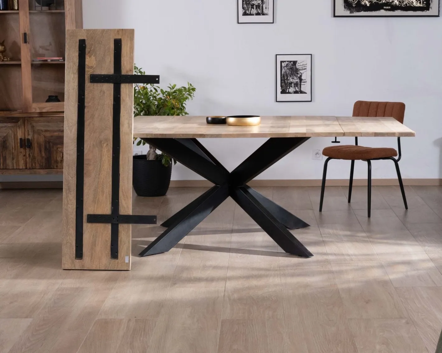 Table de repas carrée 120x120cm style industriel manguier et métal "Haden" avec extensions Table À Manger Carrée
