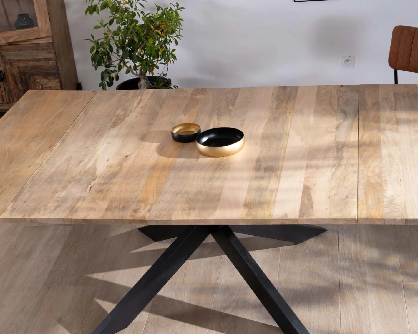 Table de repas carrée 120x120cm style industriel manguier et métal "Haden" avec extensions Table À Manger Carrée