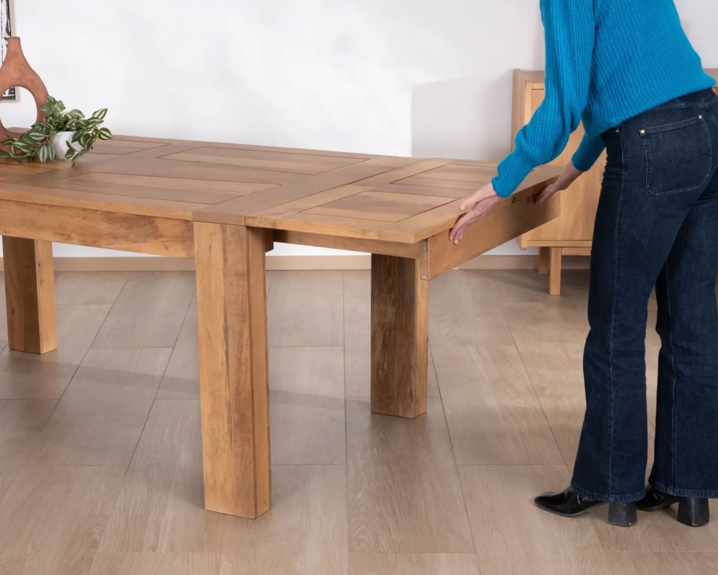 Outlet Table de repas extensible en manguier teinte chêne clair "Jappéo" 160 à 250 cm Table À Manger Rectangulaire
