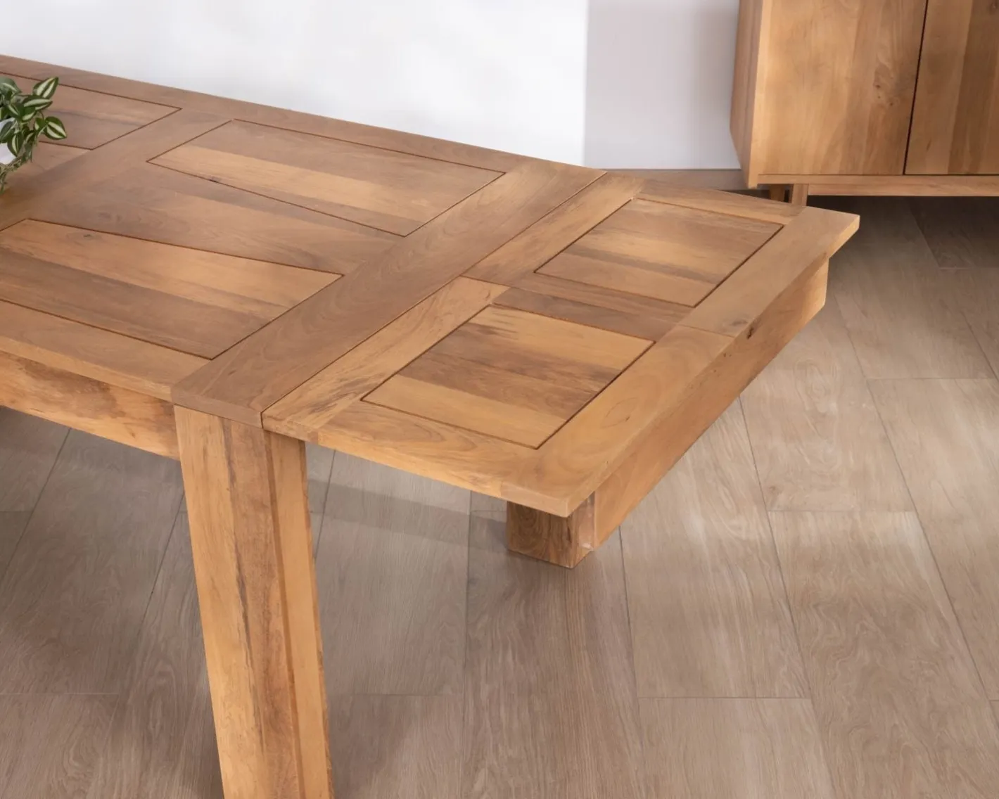 Outlet Table de repas extensible en manguier teinte chêne clair "Jappéo" 160 à 250 cm Table À Manger Rectangulaire