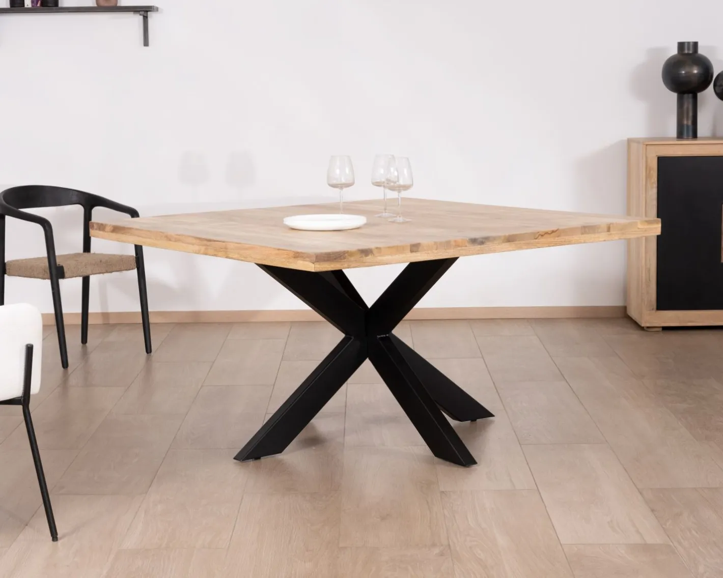 Clearance Table de repas industrielle carrée 150x150cm métal et bois "Caractère" Table À Manger Carrée