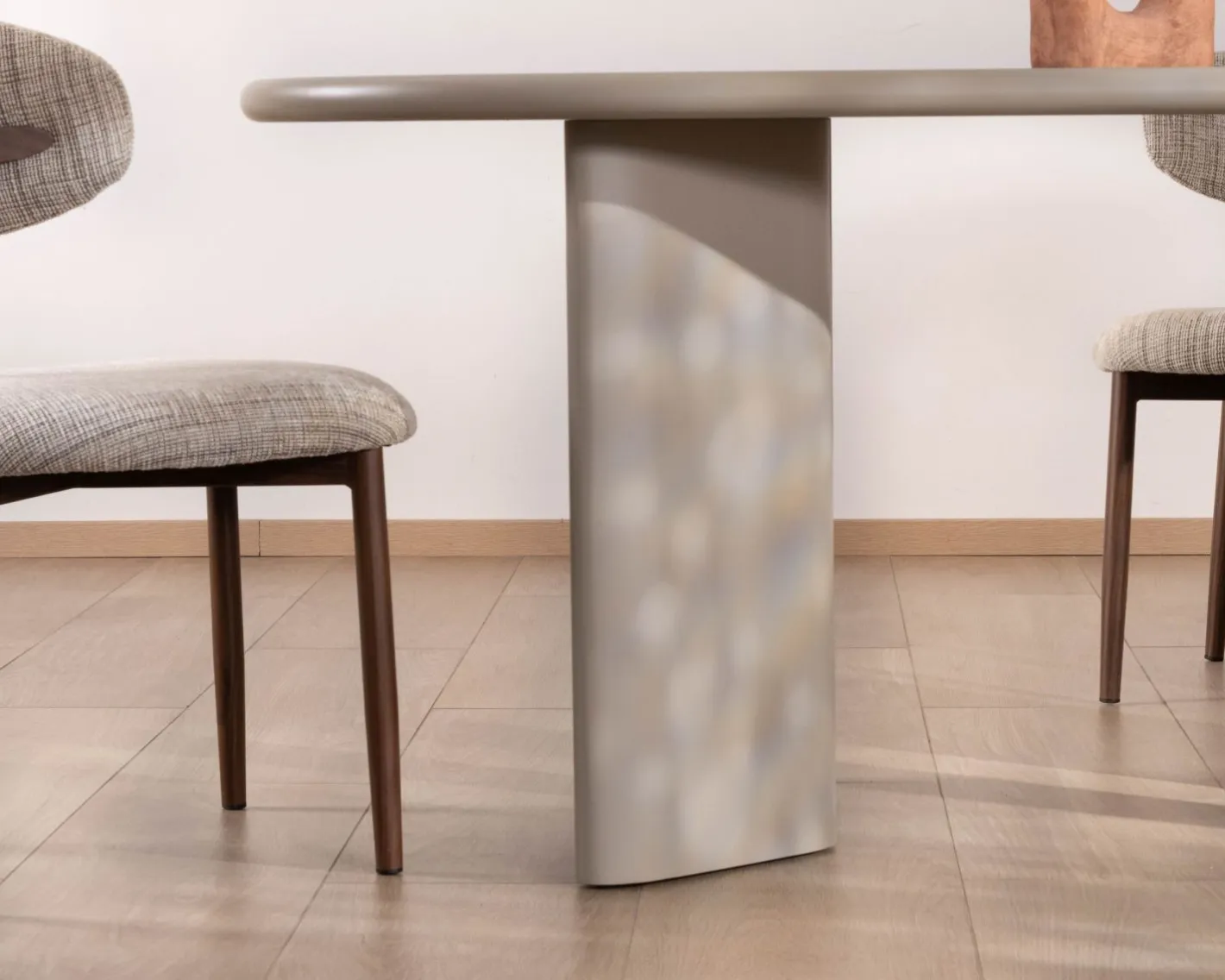 Table de repas ovale 180 cm design moderne et épuré beige "Odyna" Table À Manger Ronde Ou Ovale