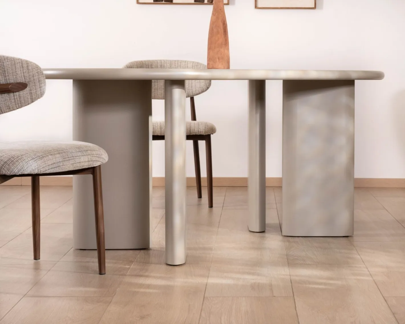 Table de repas ovale 180 cm design moderne et épuré beige "Odyna" Table À Manger Ronde Ou Ovale