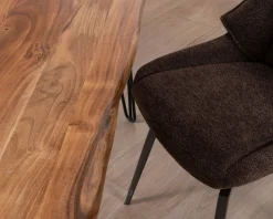 Sale Table de repas épurée et design en acacia et pieds métal 