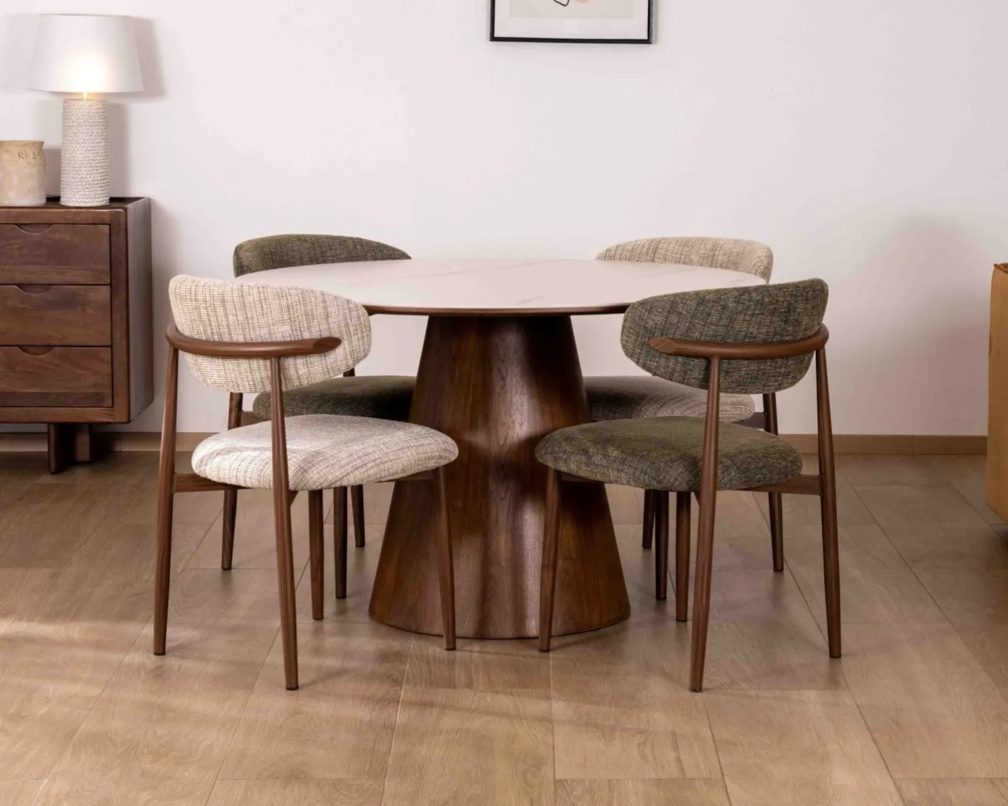 Hot Table de repas ronde 120 cm plateau céramique blanc effet marbre "Oria" piètement aspect noyer Table À Manger Ronde Ou Ovale