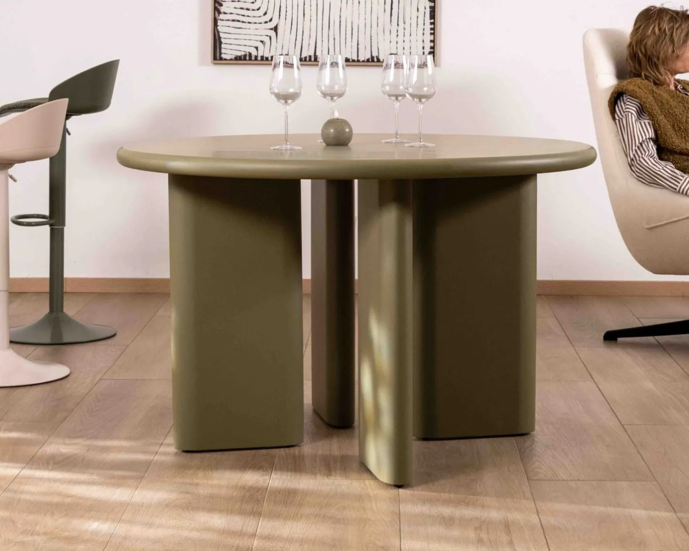 Hot Table de repas ronde coloris vert sauge "Odyna" 120 cm piètement sculptural Table À Manger Ronde Ou Ovale